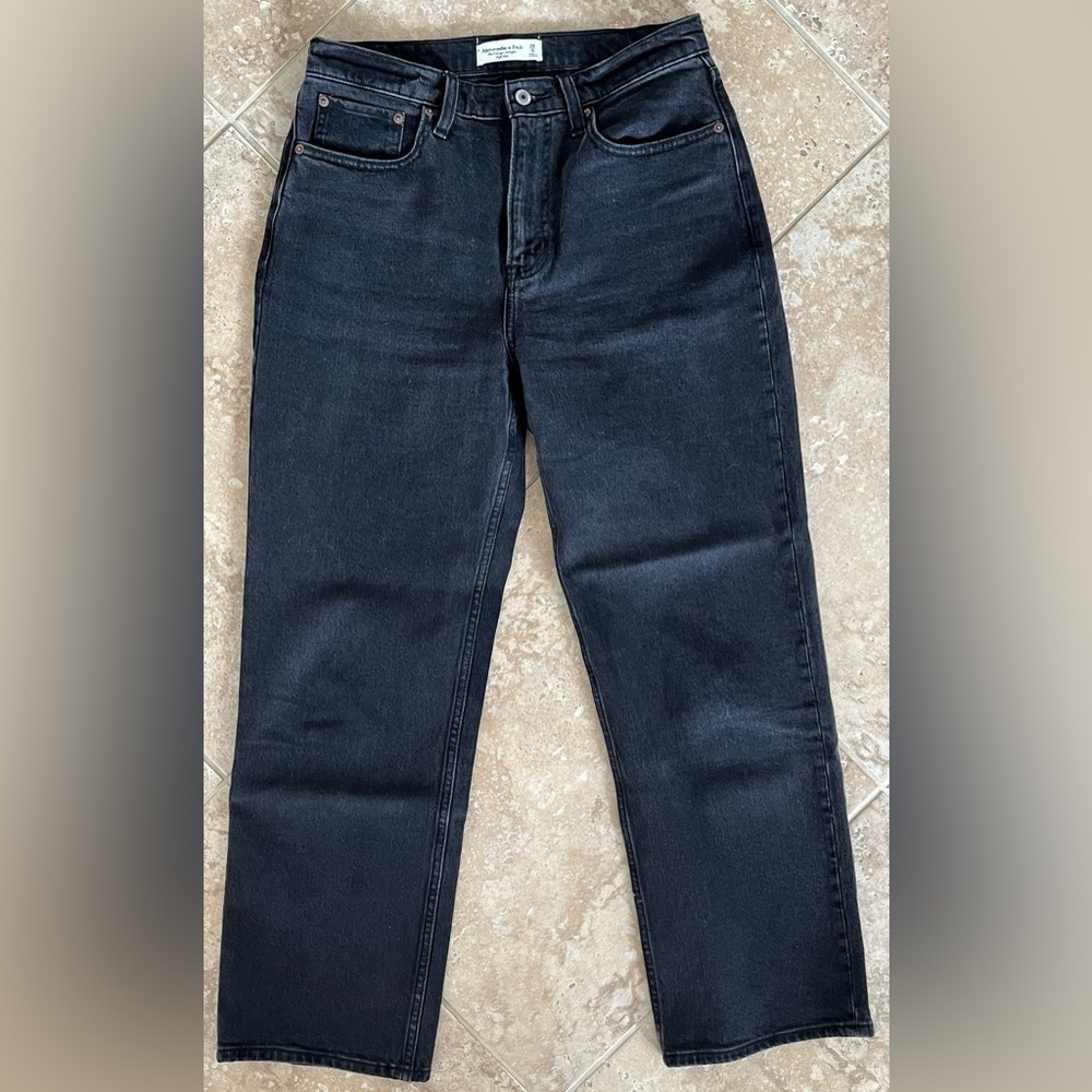 Abercrombie & Fitch The Vintage Straight High Rise Jeans